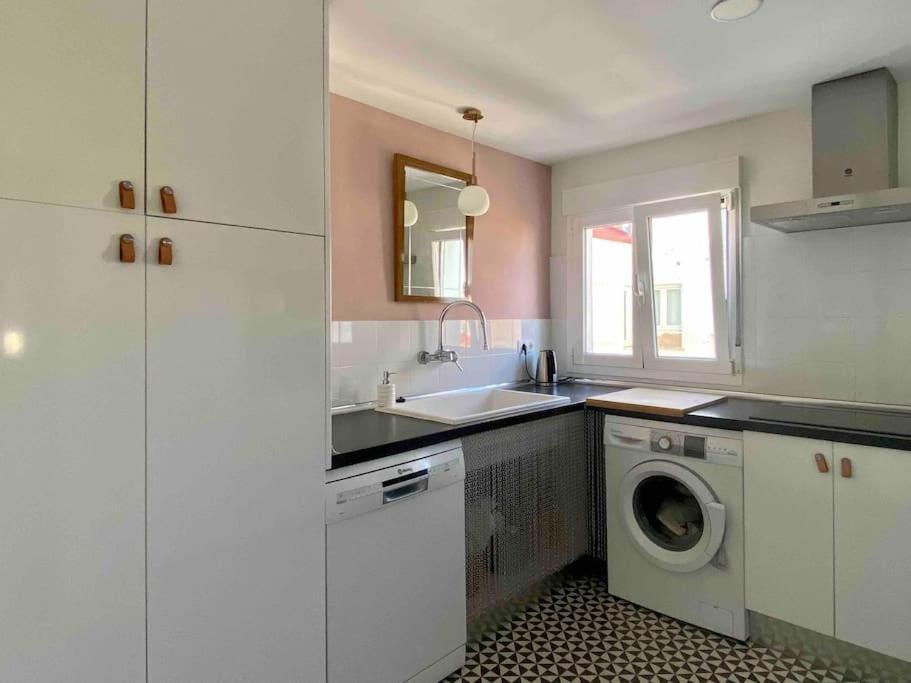 Apartamento Tranquilo En El Centro De Burgo Екстериор снимка