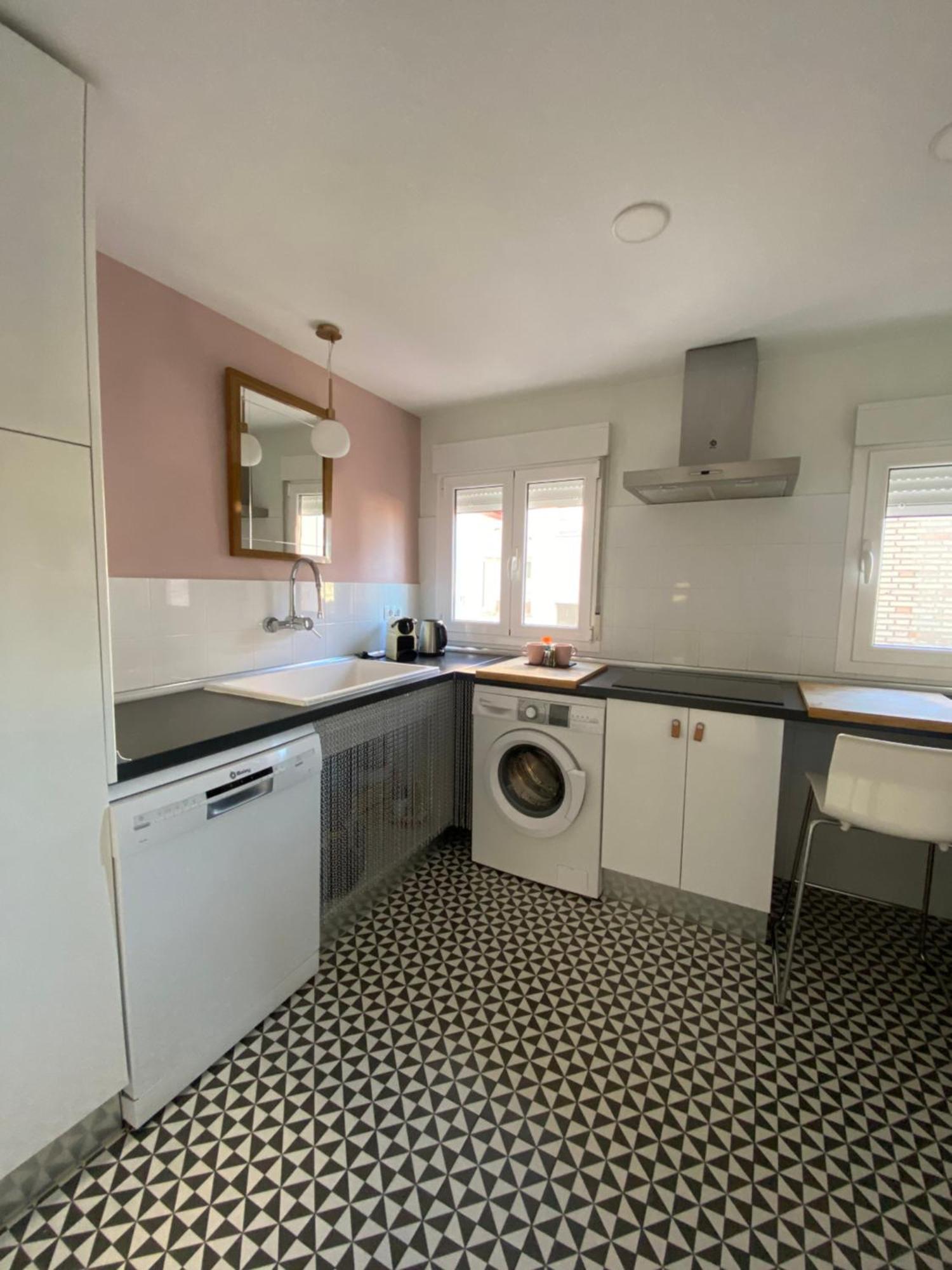 Apartamento Tranquilo En El Centro De Burgo Екстериор снимка